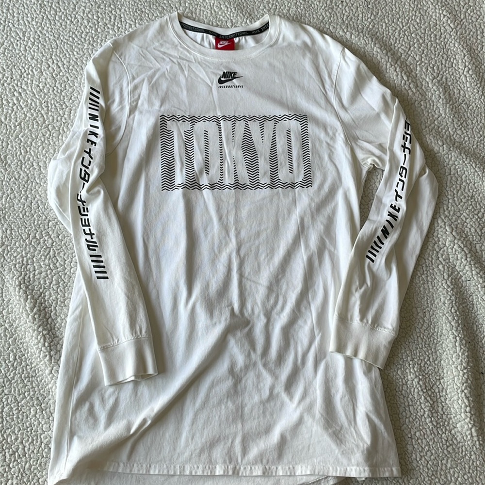 Nike Tokyo long sleeve shirt